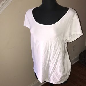 White top with opened back